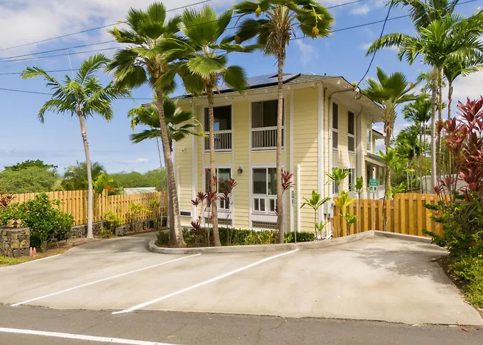 Kona Penthouse 2 Bedroom, Relax And Unwind Aloha Style